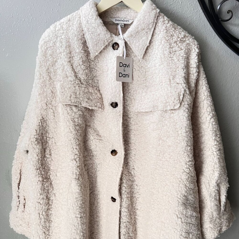 Davi & Dani Womens Cream Sherpa Jacket With Button Front &‎ Long Sleeves